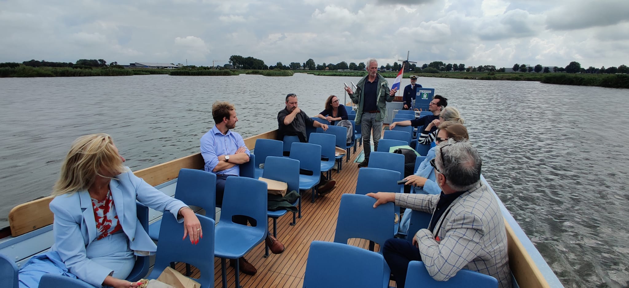 2da205c41f037efee256b9e356efd27cefb7adc4cad0b8e0576db5614aaae976