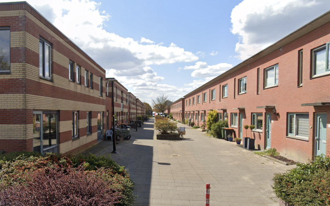 Burgemeester sluit woning aan de Sluis 