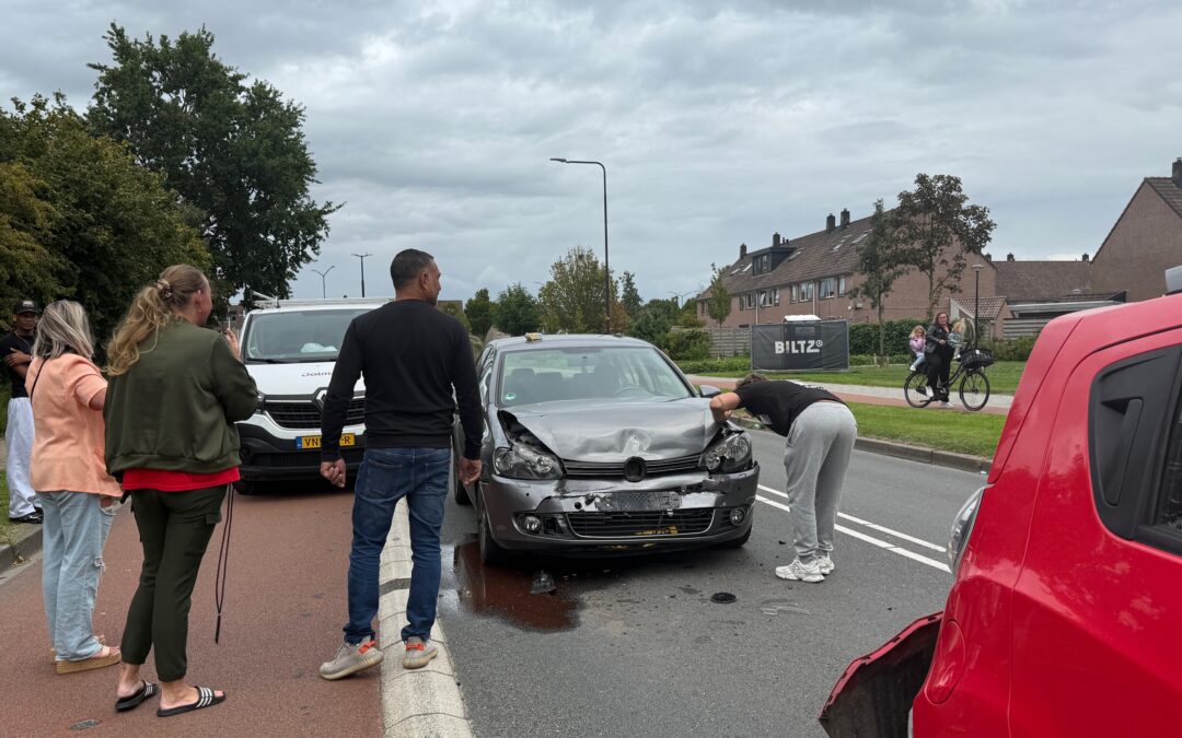 Ongeluk met drie auto’s op de Amstel in Heerhugowaard
